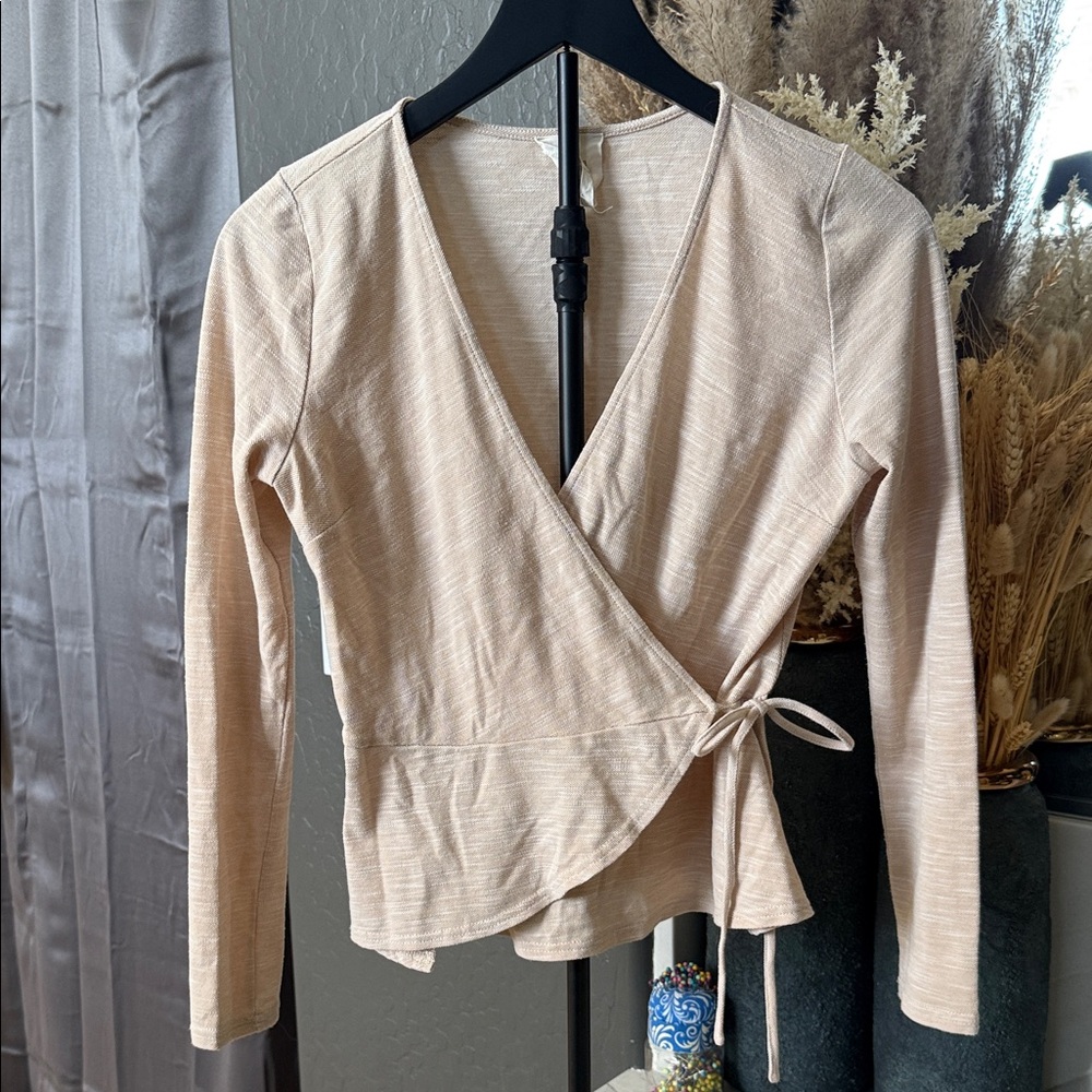 HARPER HERITAGE Elegant Cream Wrap Top.